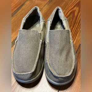 Crocs Santa‎ Cruz Boys Size J2 Slip On Loafers